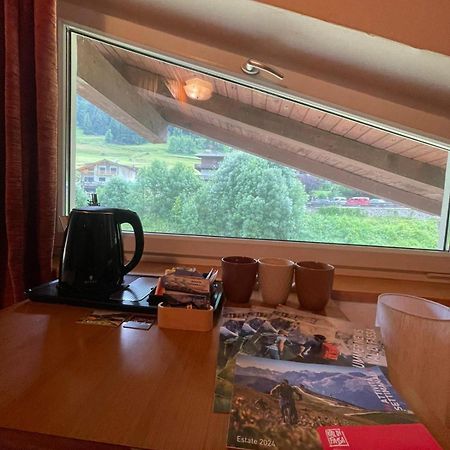 Hotel Picchio Rosso - Stanza Privata Con Bagno In Val Di Fassa à Pera Extérieur photo