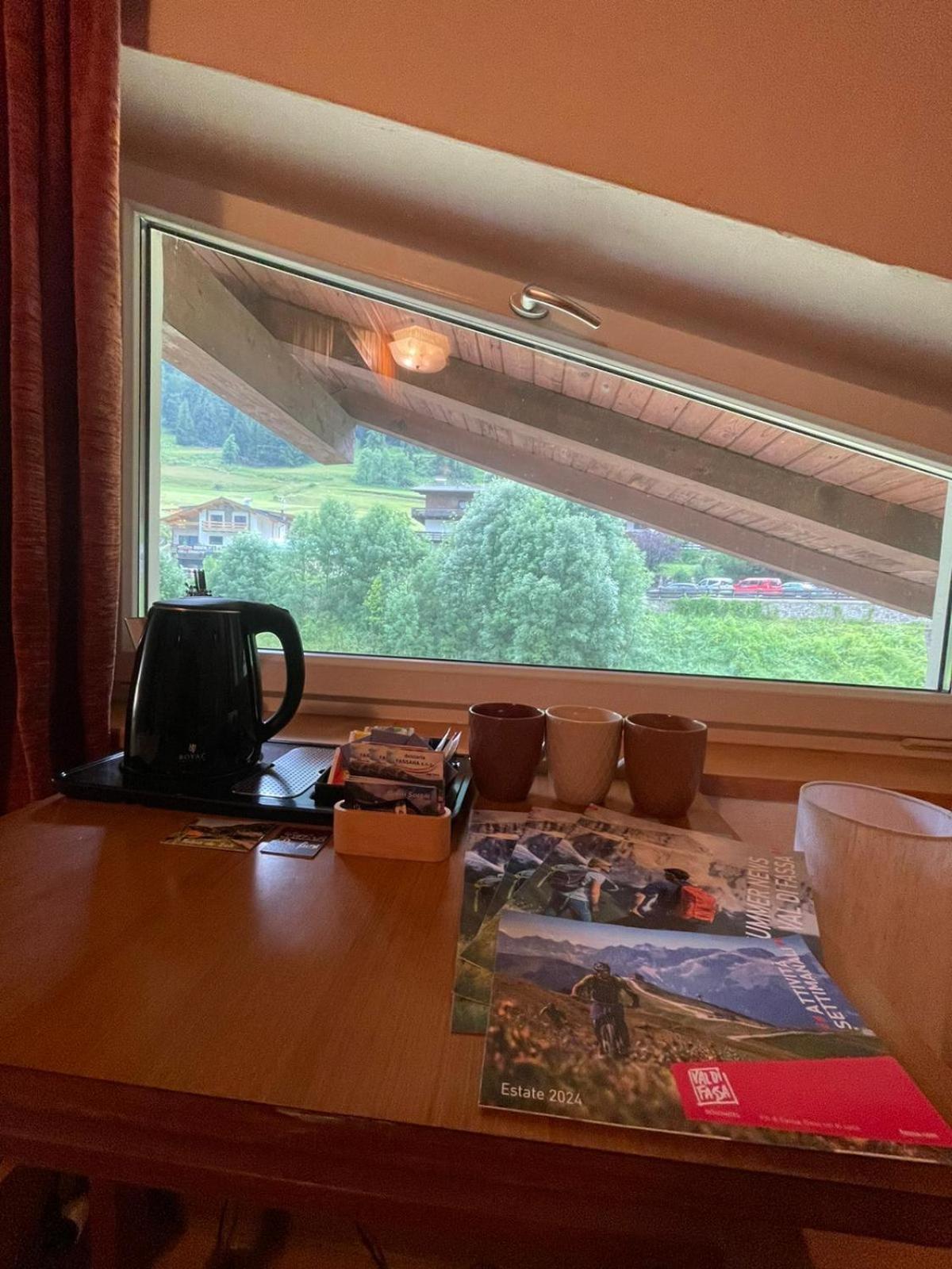 Hotel Picchio Rosso - Stanza Privata Con Bagno In Val Di Fassa à Pera Extérieur photo